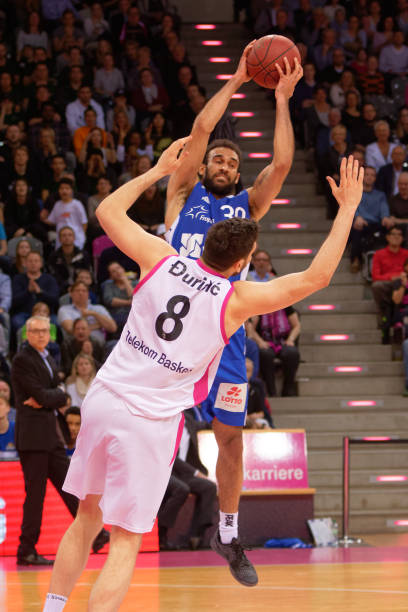 而另一位带 而另一位带