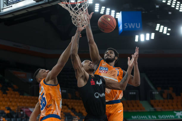 这些案例背 这些案例背