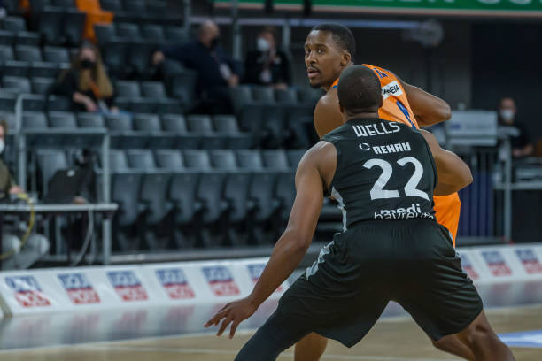 守方面的韧 守方面的韧