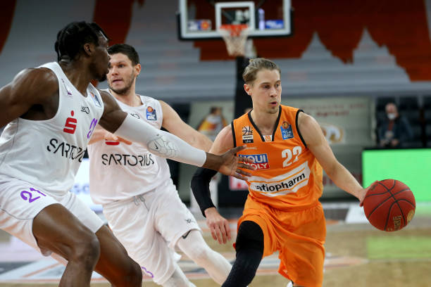 周末联动 周末联动